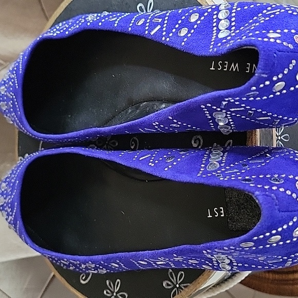 VGUC- Nine West Studded / Embellished Suede Pointed Toe Flats - Picture 5 of 9